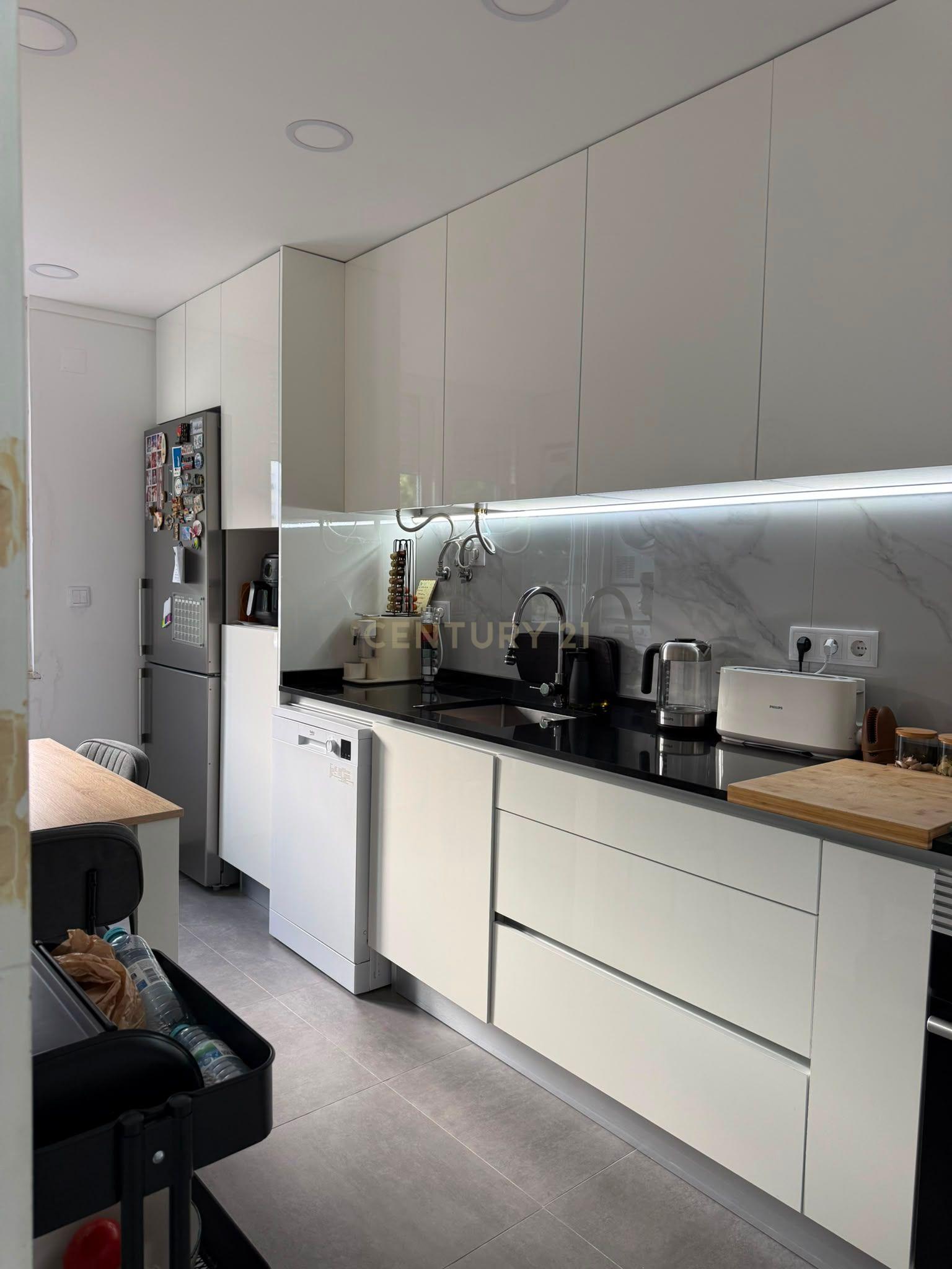 Fotografia 5 de Apartamento T2 Remodelado – Massamá | Chafariz
