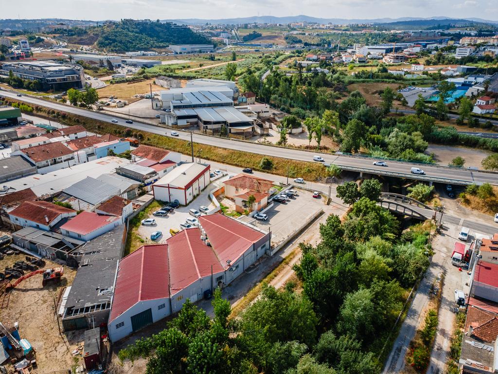 Armazém composto por 3 Edifícios e Amplo Logradouro – Ponte das Mestras, Leiria - Image 18
