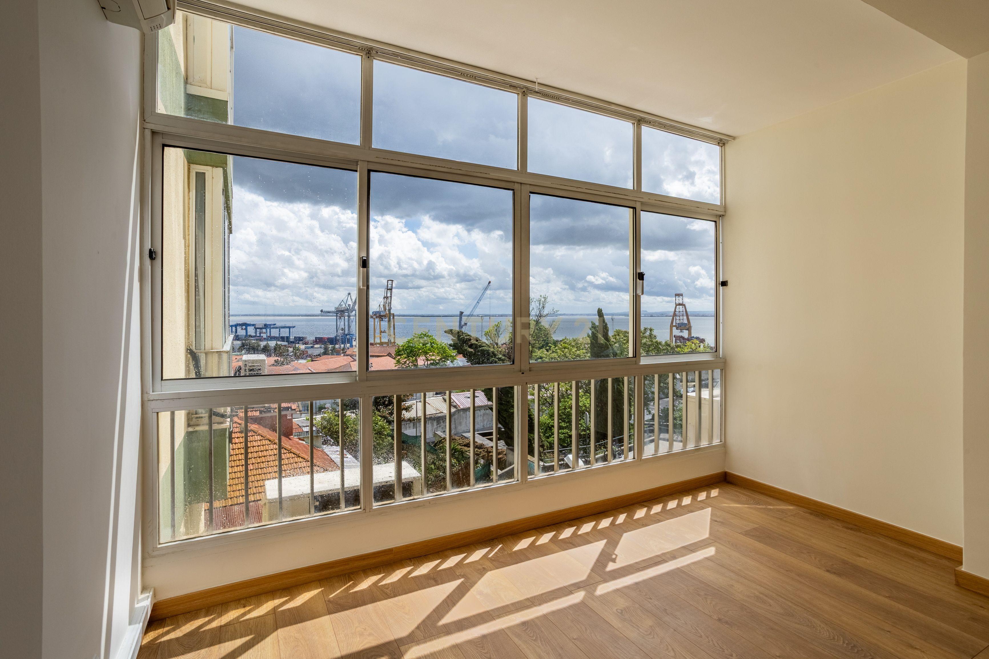Apartamento T2 para arrendar com Vista Rio - Lisboa - Image 14