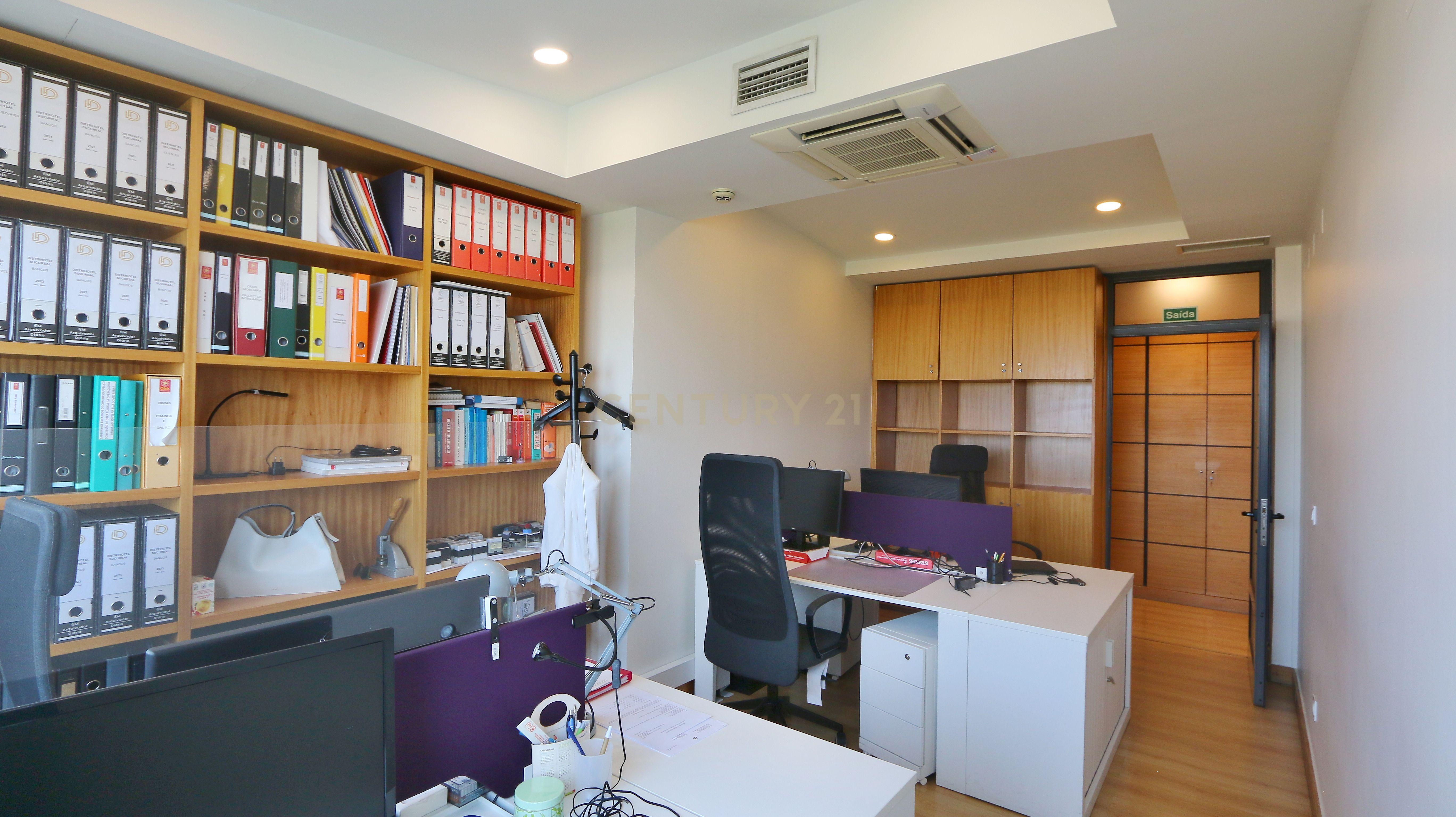 Escritório de 276 m² no Centro Empresarial de Telheiras – Lisboa - Image 17
