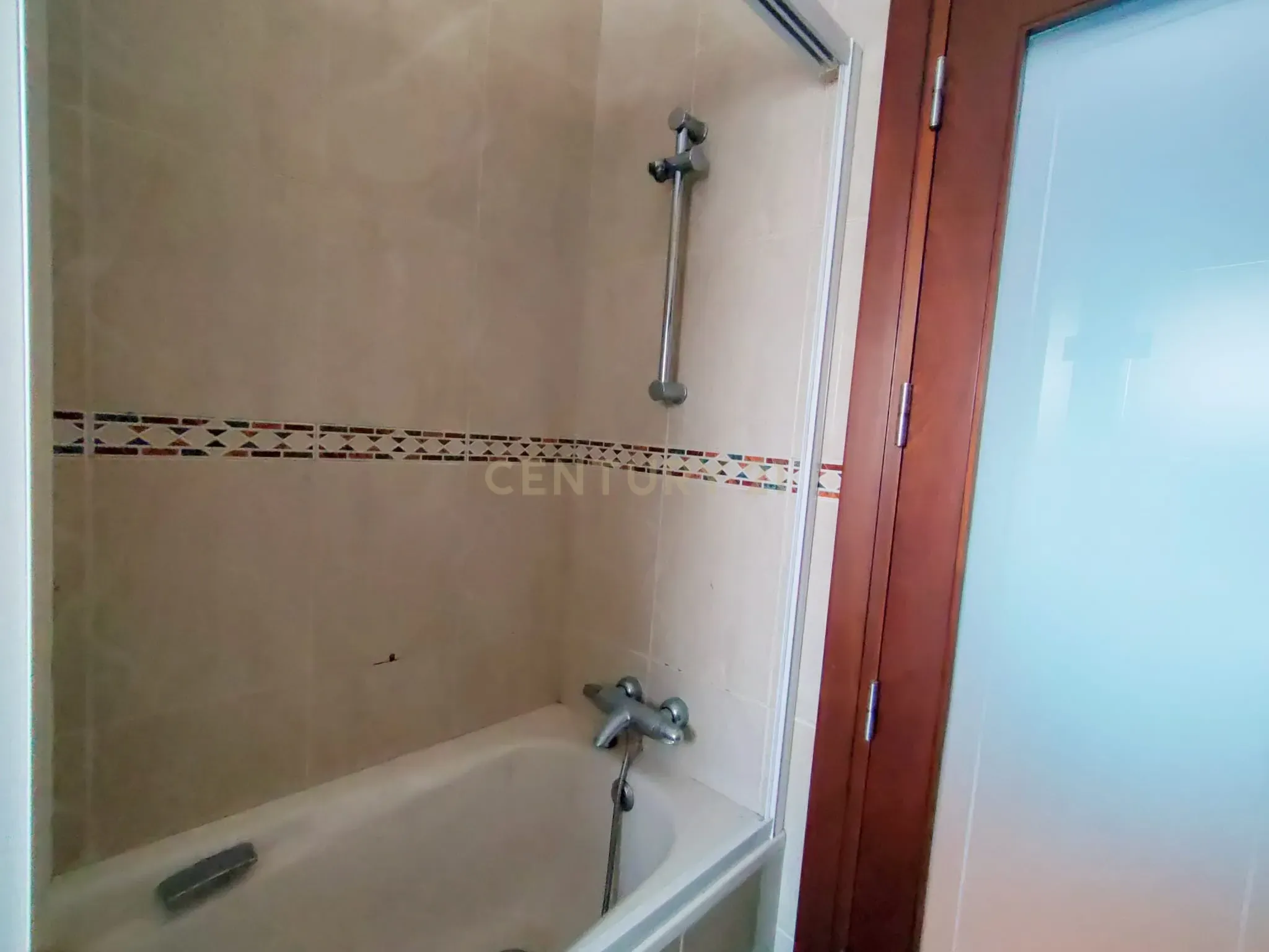 Moradia T5 com piscina a 50 metros da praia e da Avenida dos Banhos na Póvoa de Varzim - Image 40