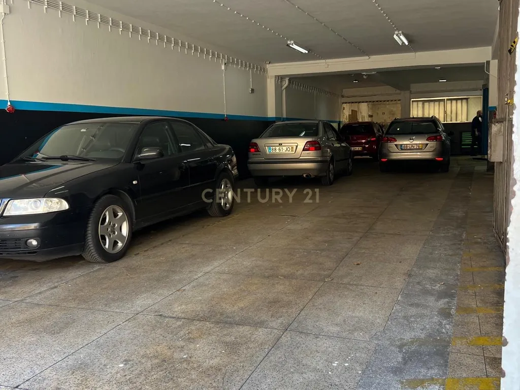 Oficina/Garagem para Trespasse - 316 m² - Rua de Costa Cabral - Image 7