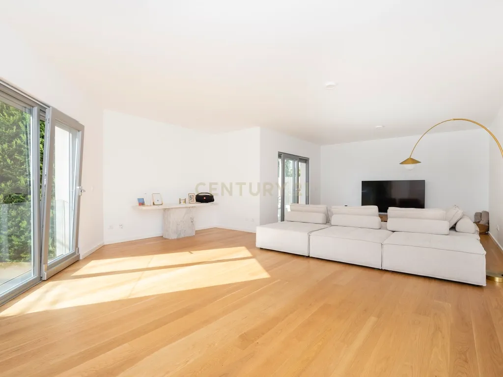 Moradia T5 de Luxo com Piscina, Ginásio, Sauna e Garrafeira em Birre, Cascais - Image 14