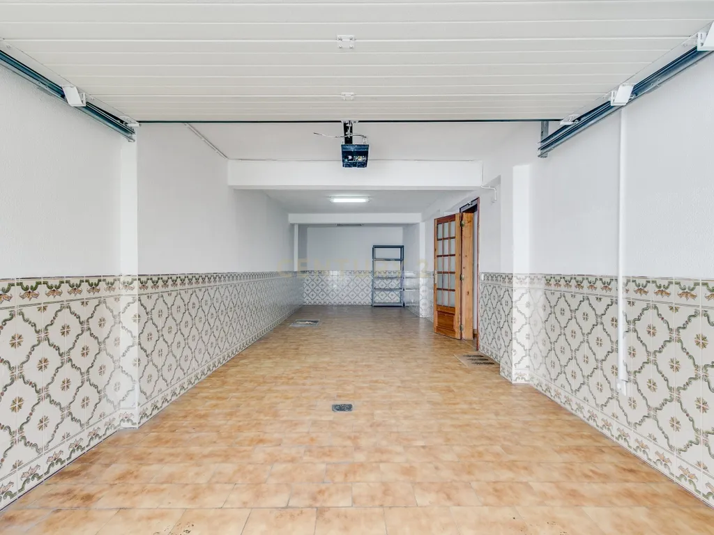 Moradia tradicional com 6 quartos, vista mar e piscina – Jardins da Parede - Image 75