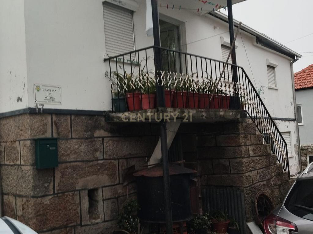 Moradia T2 em Cinfães  - Image 1