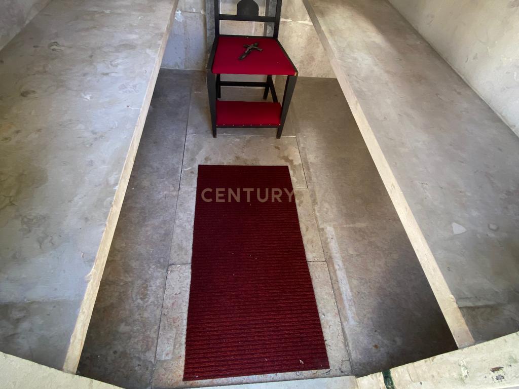 Jazigo à Venda no Cemitério dos Prazeres – Lisboa - Image 5