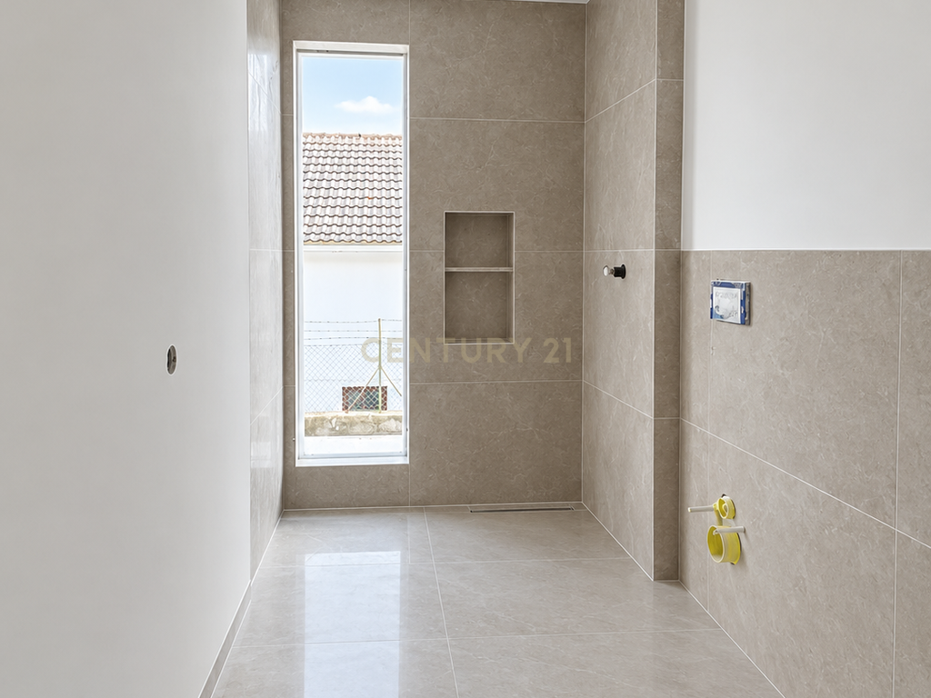 Villa 140 | Moradia com Projeto de Arquitetura Contemporânea, Piscina e Jardim Privativo, em Construção na Aroeira - Image 6