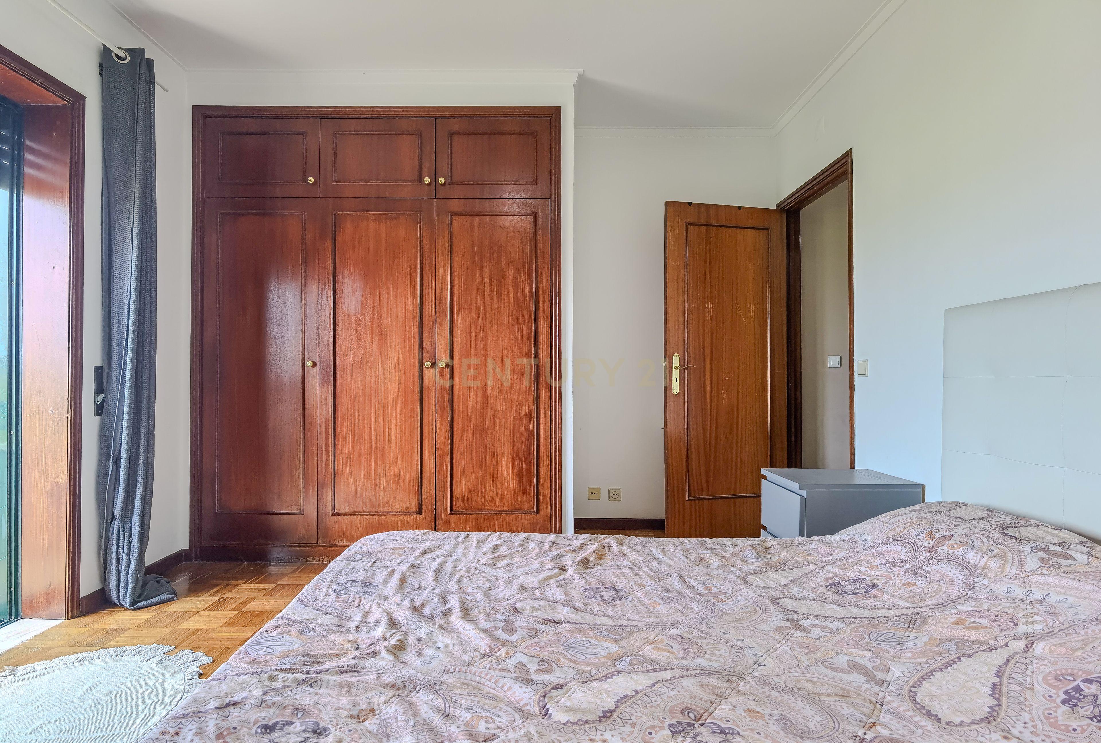 Apartamento T1+1 com Garagem e Vista Rio, Oliveira do Douro, Vila Nova de Gaia - Image 22