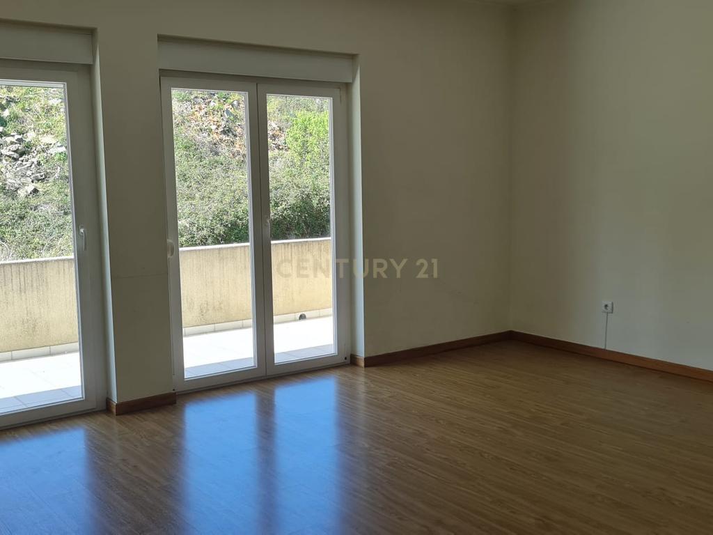 Apartamento T3 Fonte Arcada, Povoa de Lanhoso | ZTRE-01592 - Image 3