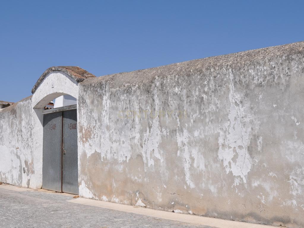 Casa em Évora com terreno a 500m da praia - Image 1