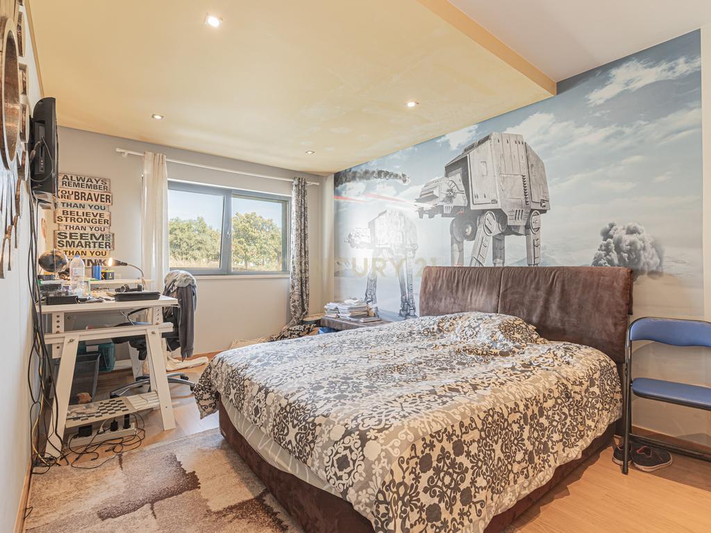 ✨ Moradia T4 de Luxo em Condomínio Exclusivo – Santo Antão do Tojal, Loures - Image 15