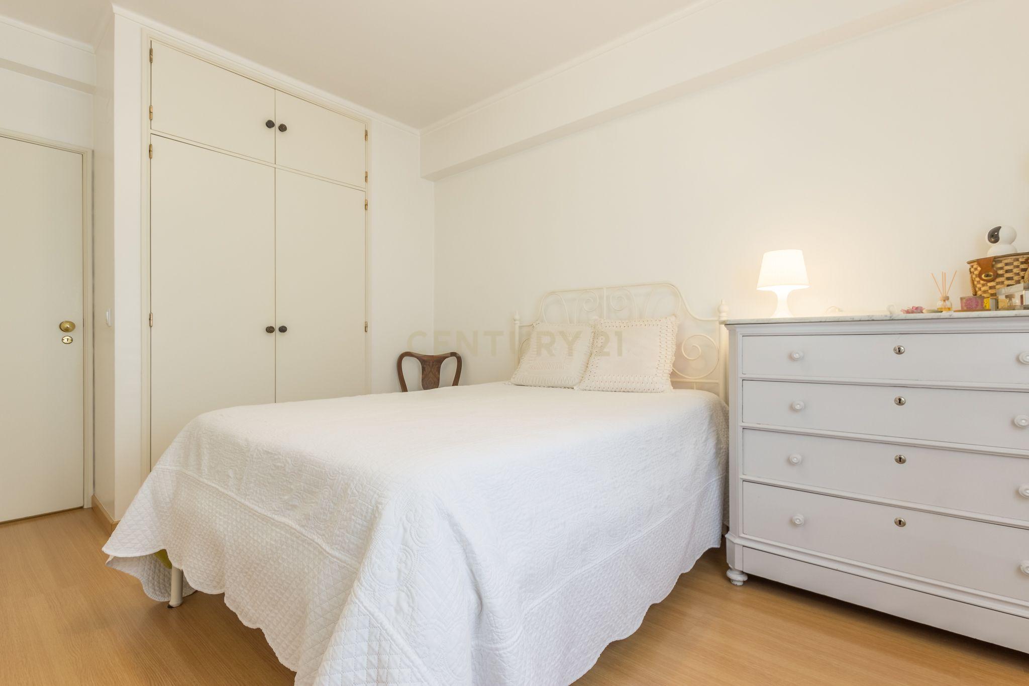 Apartamento T3 - Paço de Arcos - Image 10