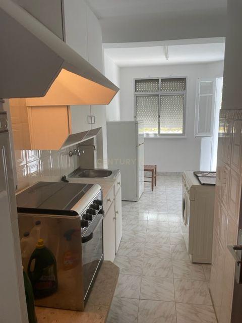 Apartamento T2 nos Olivais Sul, perto do metro e C C Olivais - Image 11