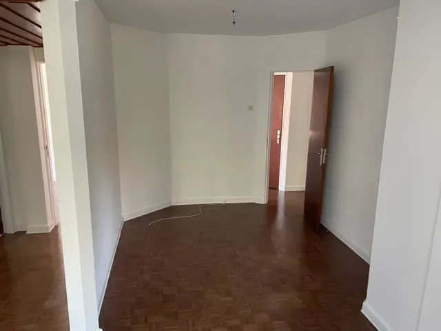 Apartamento T2 nos Olivais Sul, perto do metro e C C Olivais - Image 6