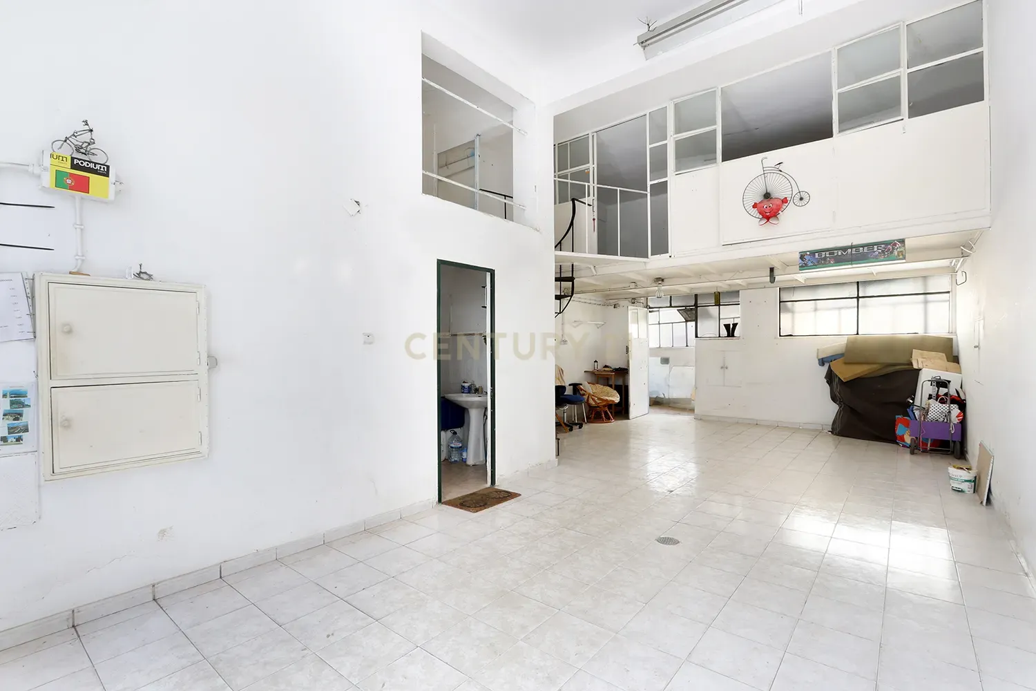 Fotografia 2 de Mais do que um Espaço Comercial: Versatilidade no Coração de Moscavide, às portas de Lisboa!!!