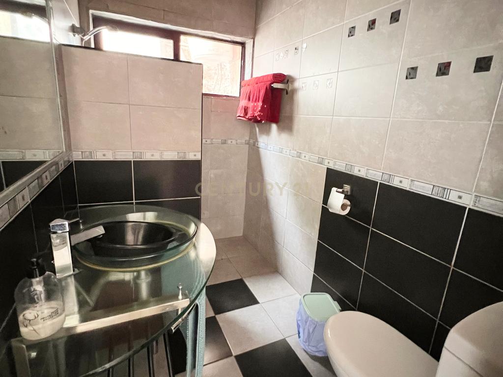  - Image 7
