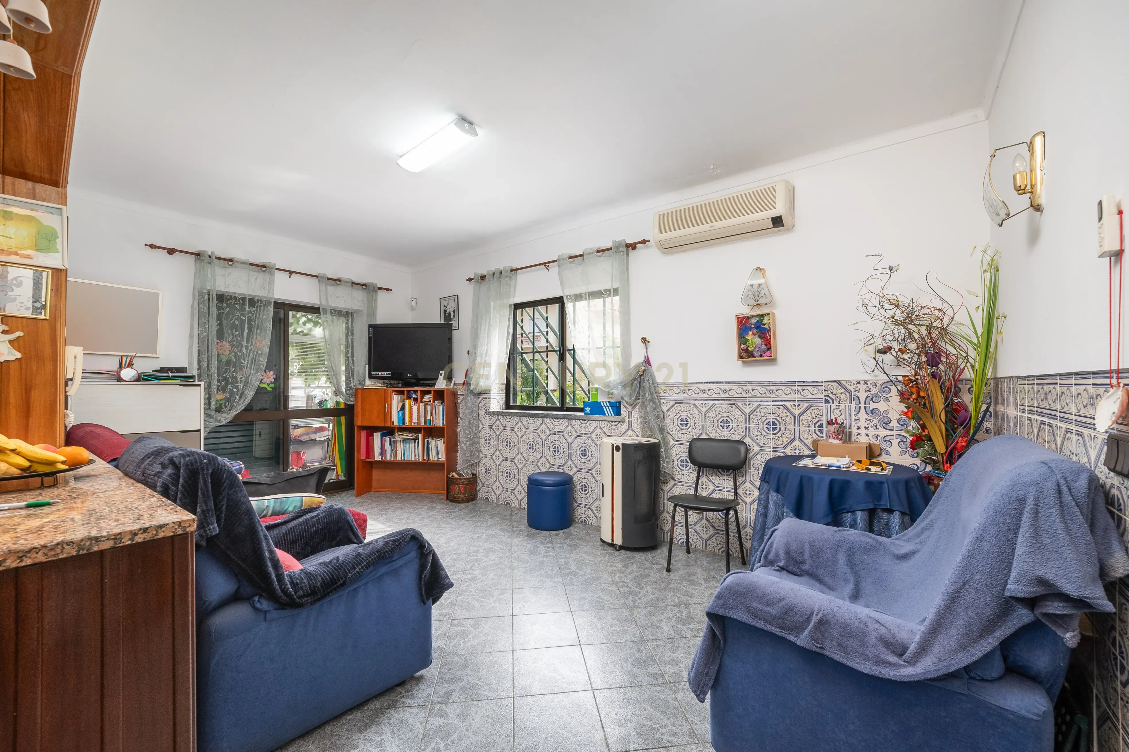 Fotografia 7 de Moradia T5 com sótão + Anexo T1 + Estúdio | Garagem | Santa Apolónia