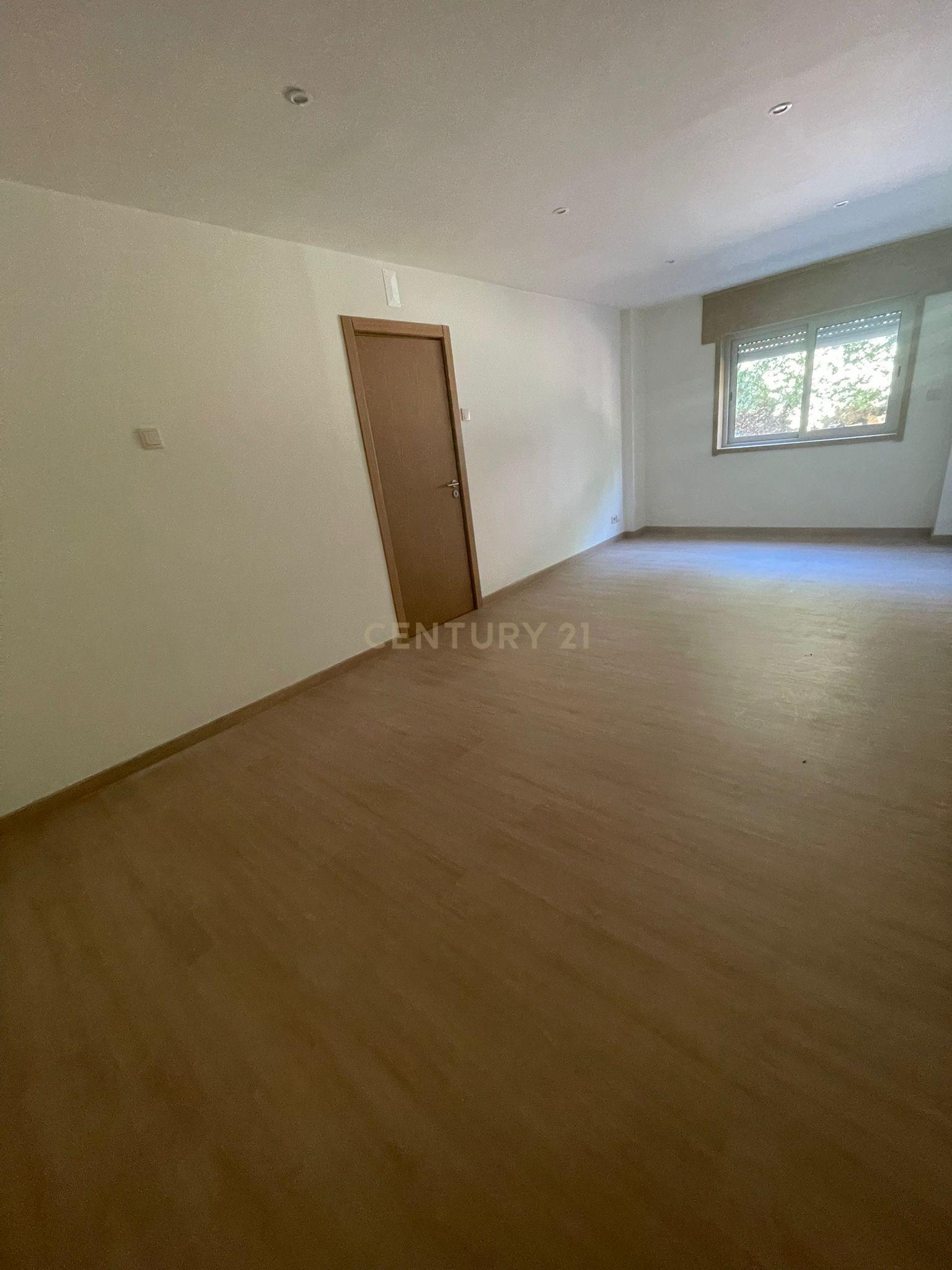 Fotografia 6 de Arrenda-se T2+1 Renovado em Guimarães