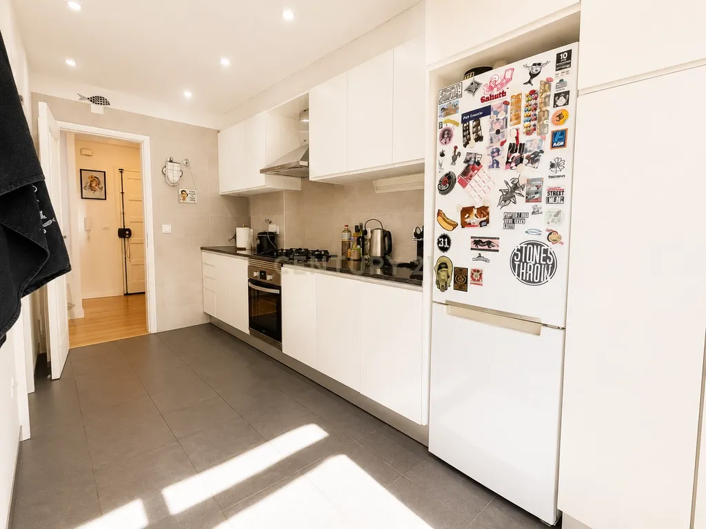 Apartamento T2 Renovado | Fontainhas | Cascais - Image 13