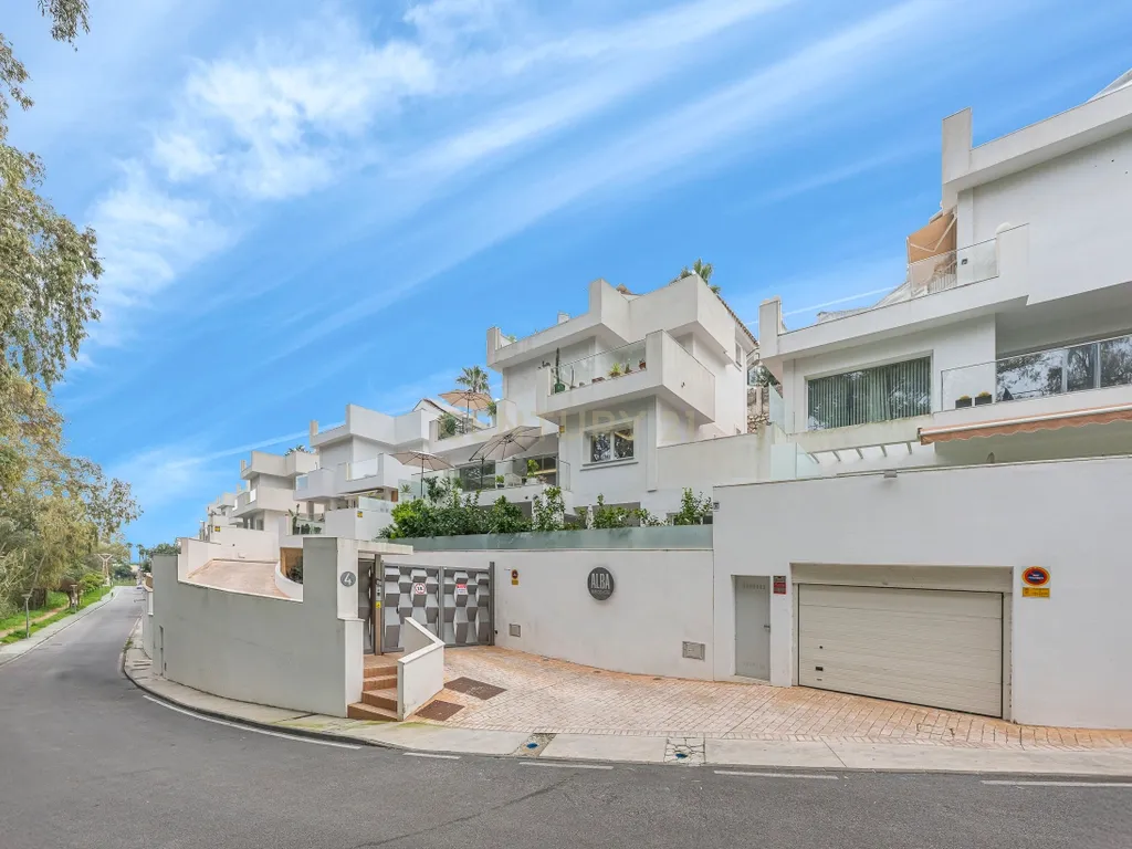 Moradia de Luxo a 500 Metros da Praia - Image 2