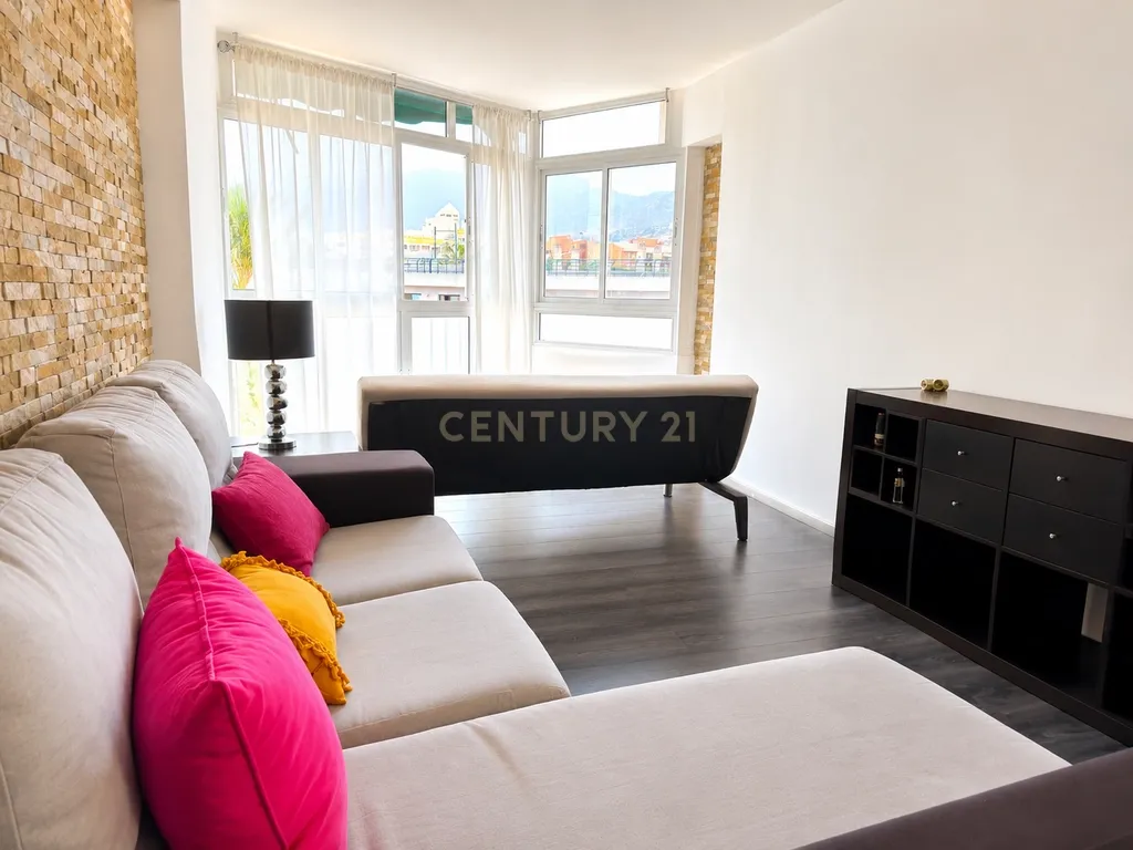 Apartamento de 1 Quarto Perto da Praia - Image 1
