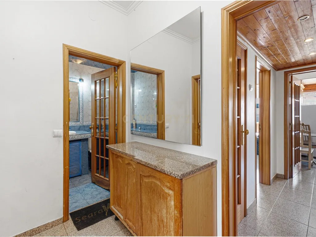 Apartamento T2 em Queluz, junto à Estação de Comboios - Image 8