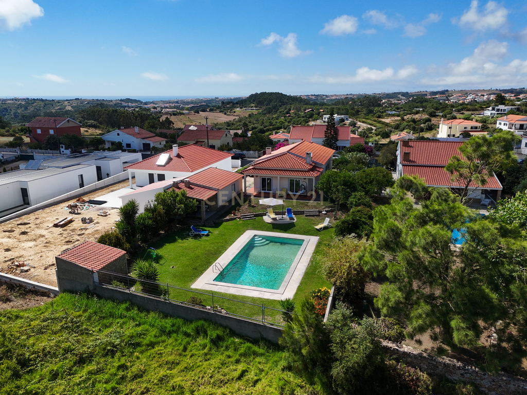 Moradia Isolada com Piscina em Lote de 908 m² | Sala Ampla | Jardim e Vista Desafogada -Mafra - Image 3