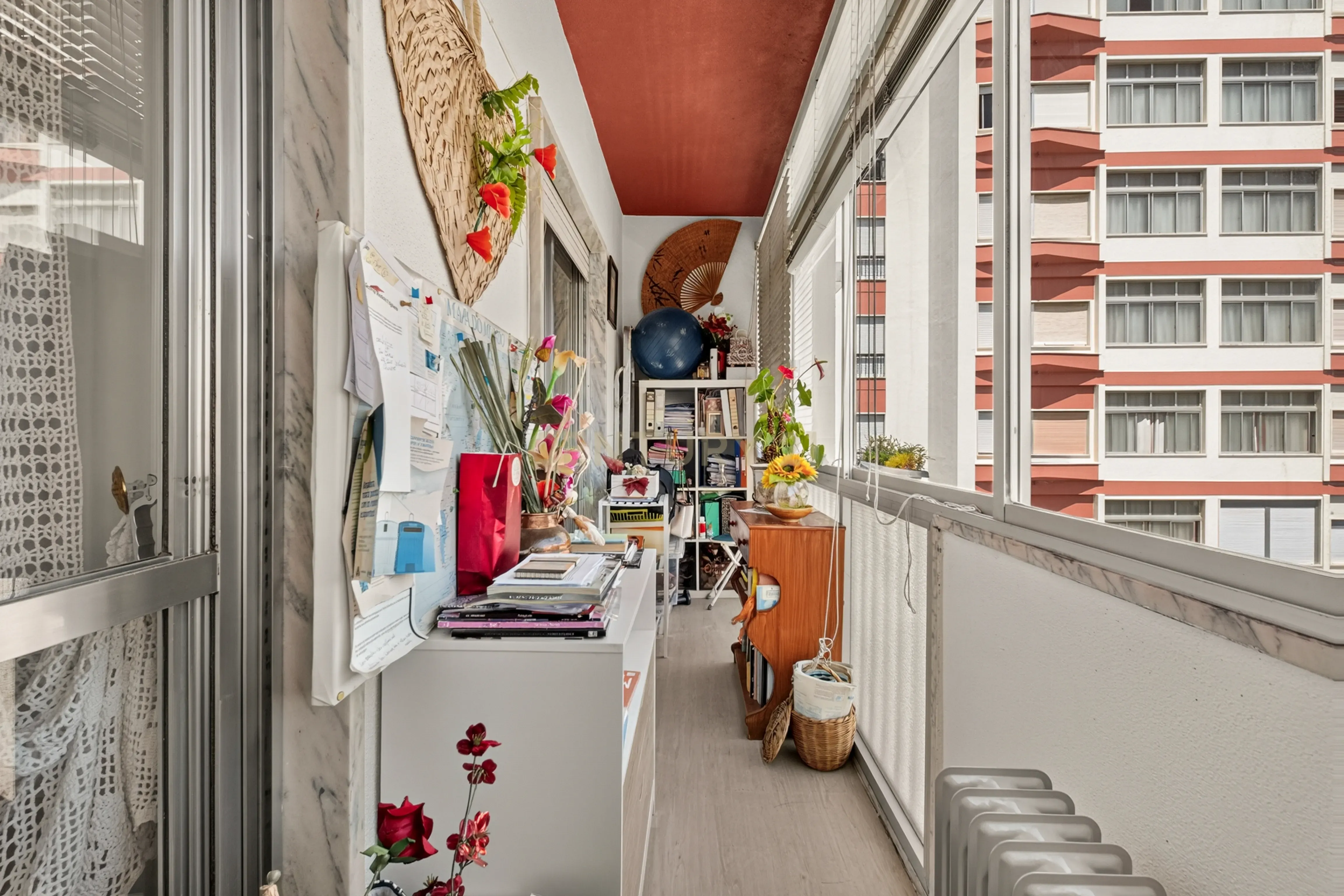 Fotografia 9 de Apartamento T2 com Duas Varandas e Excelente Localização