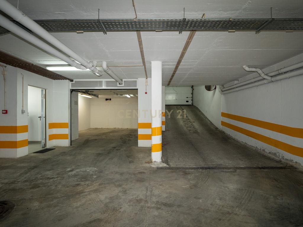 🚗 Garagem Box para Arrendamento – Montijo-Urbanização Janelas do Parque - Image 3