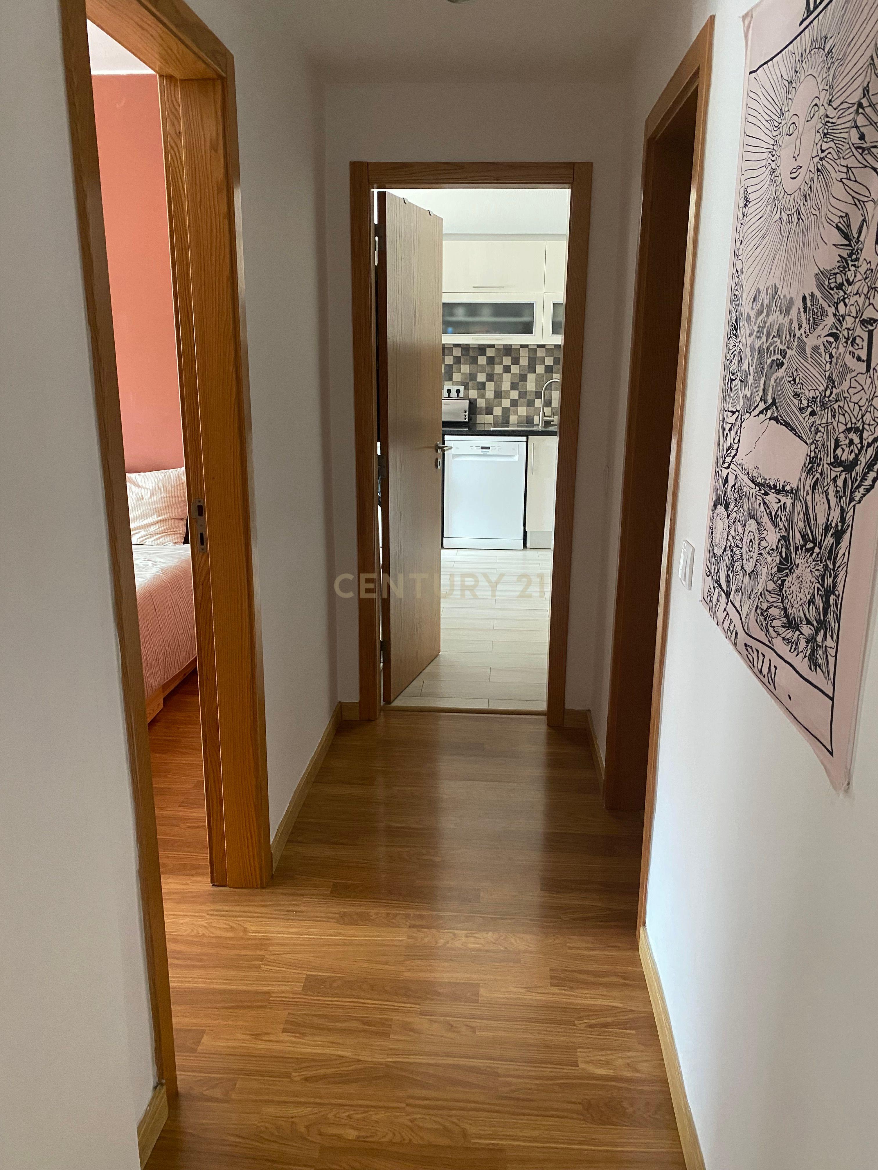 Fotografia 5 de *RESERVADO* | T1 com excelente luminosidade e arrecadação | Torre da Marinha | 196.000 €