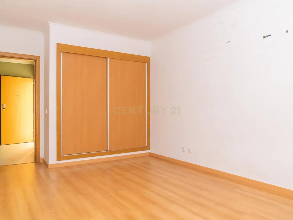 Apartamento T2, com Parqueamento, em Brejos de Azeitão - Image 23