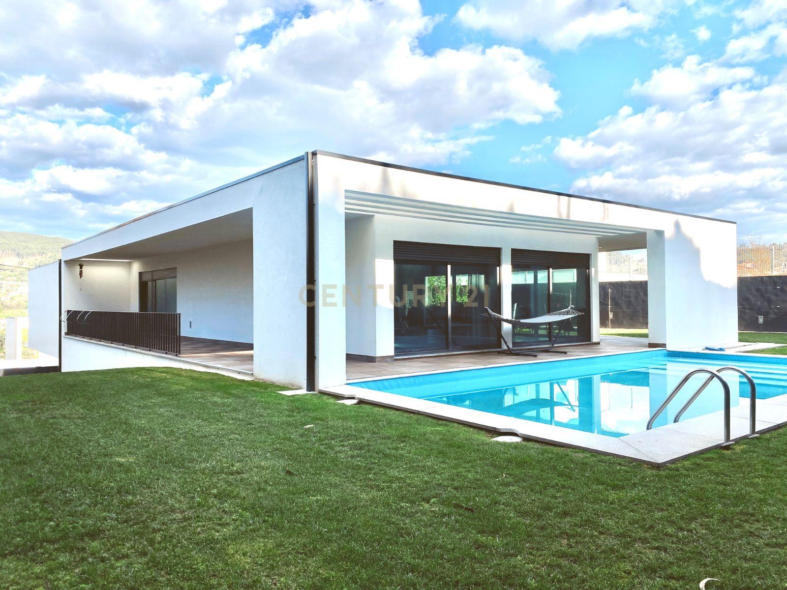 Luxuosa Moradia Isolada T3 em Guimarães com Vista para a Montanha - Image 29