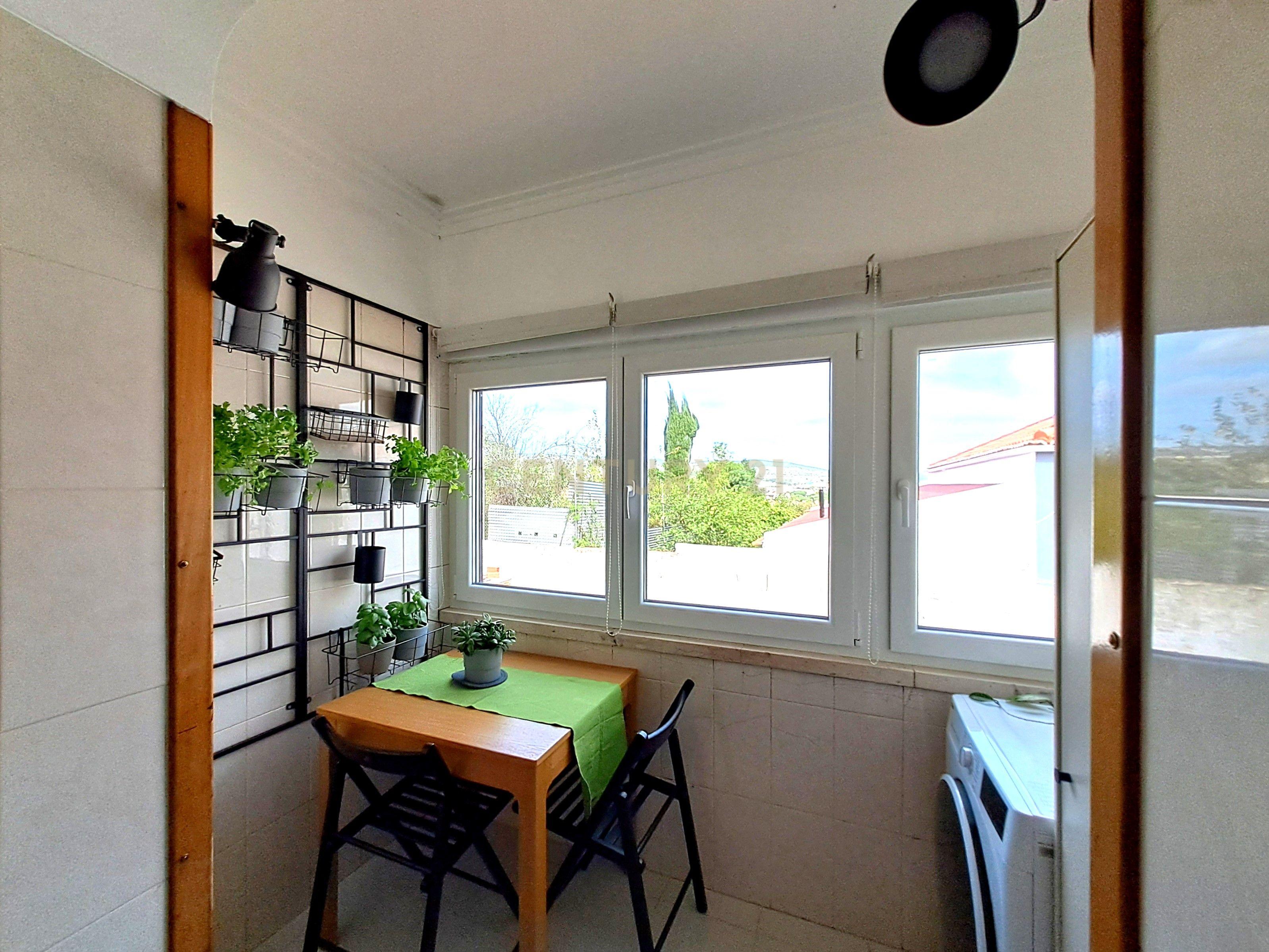 Apartamento T3+1 "duplex" em Pinheiro de Loures - Image 8