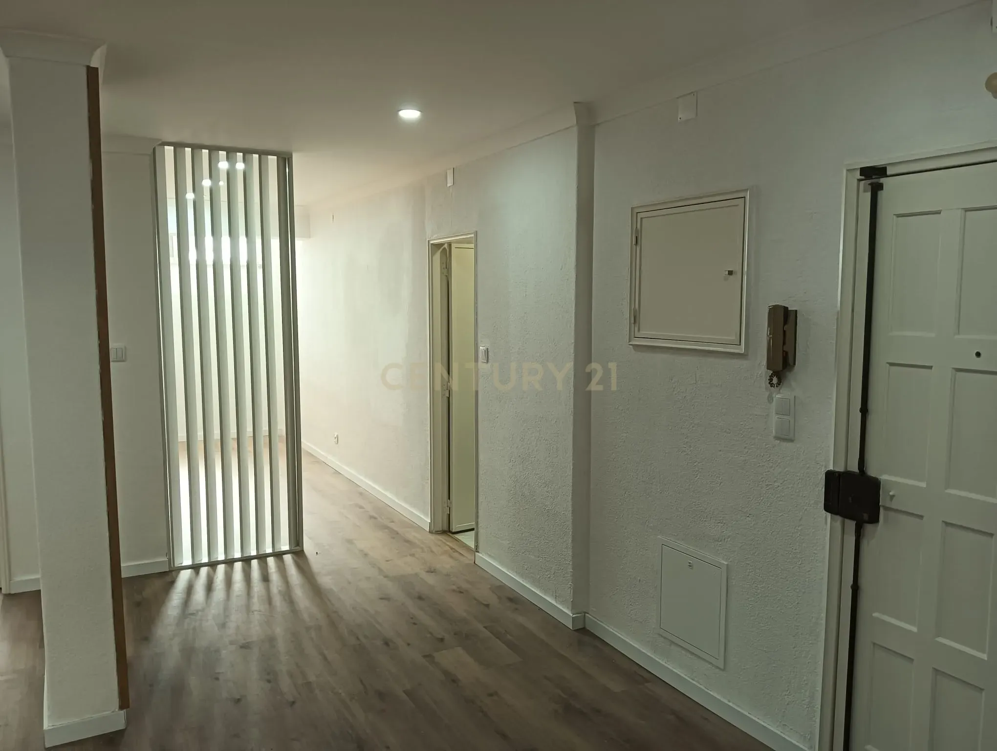 Apartamento para Investimento Metro de Alfornelos - Image 30