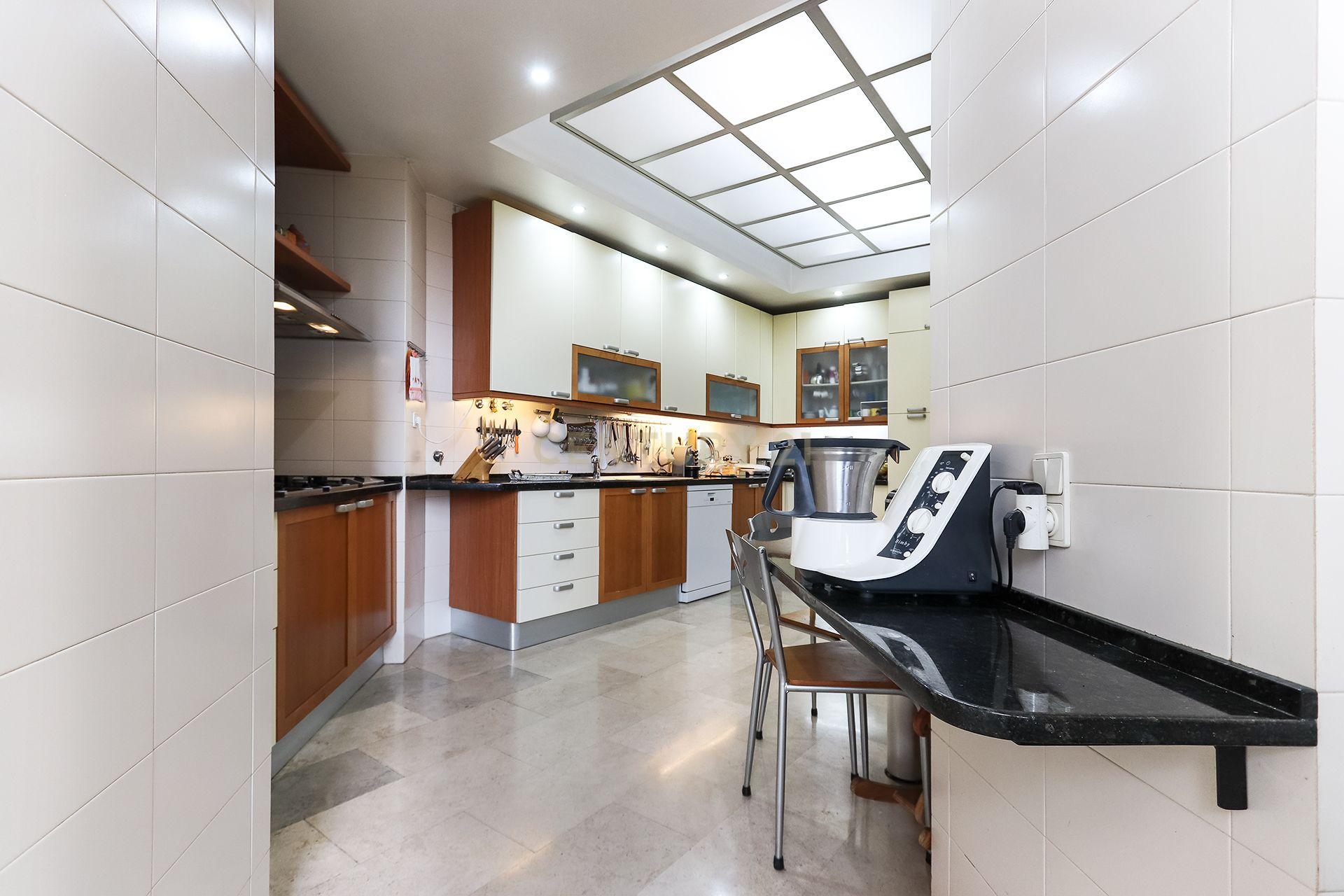 Apartamento T6 de charme no Areeiro - Image 36