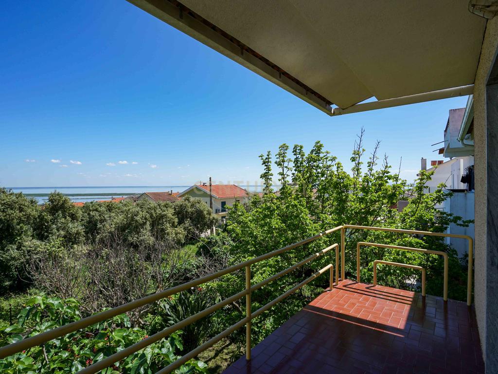  Moradia em Santa iria de Azoia com Vista Panorâmica e Jardim - Image 20
