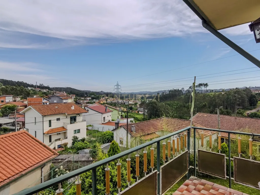 Moradia Bifamiliar T3+T3 em São Pedro da cova – Espaço, Tranquilidade e Conforto - Image 25