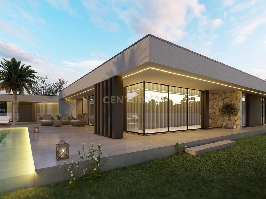 Terreno com 12.040 m2  localizado na privilegiada zona de Porches, Areias das Almas , Lagoa - Image 24