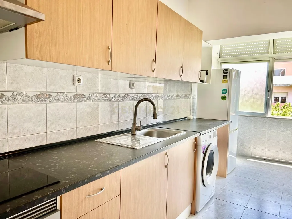 Apartamento T1 para Arrendamento – Costa da Caparica (5 min da Praia) - Image 3