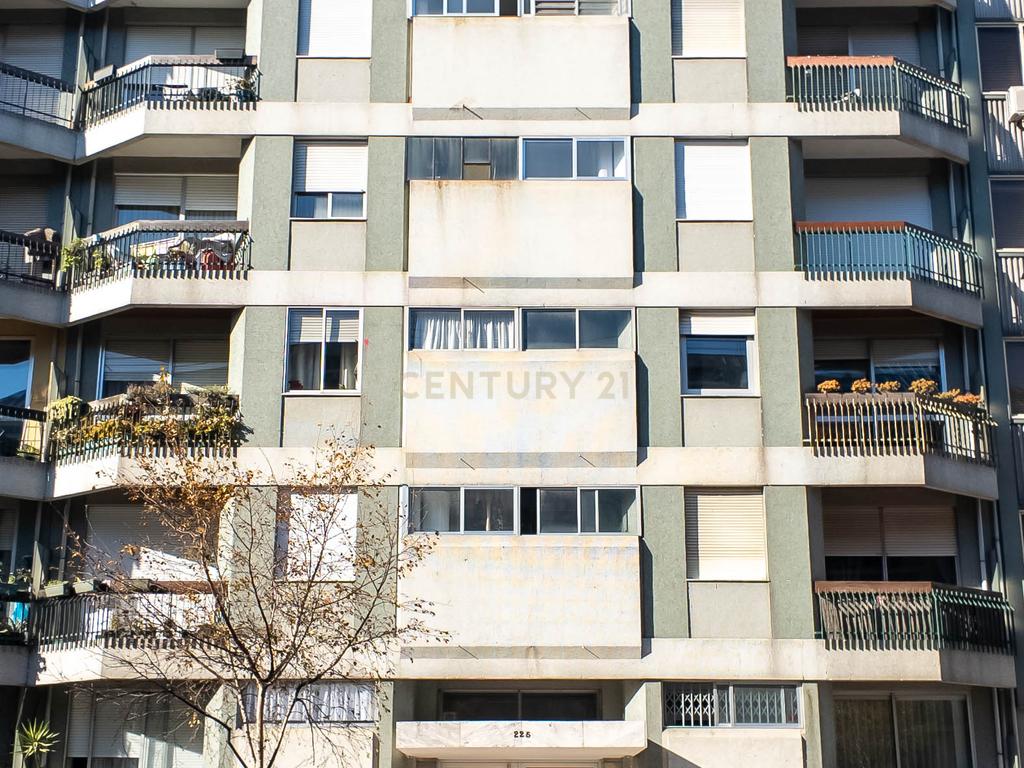 Apartamento T3 renovado - Av. Fernão Magalhães - 400m metro Campo 24 de Agosto - Image 30