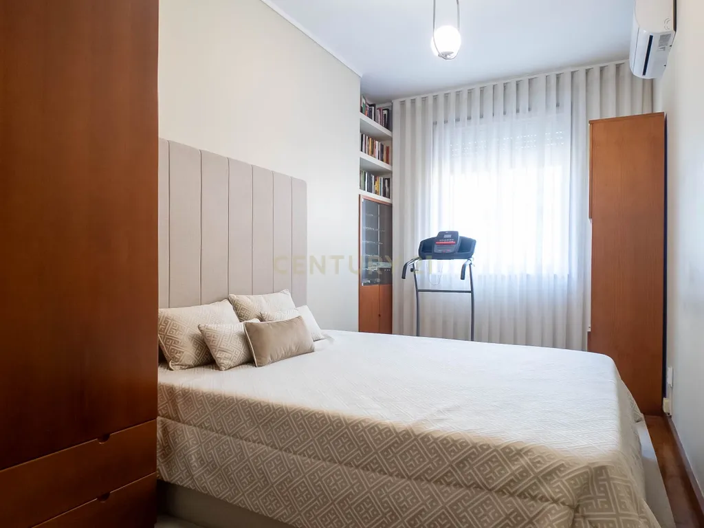 Apartamento T3 renovado - Av. Fernão Magalhães - 400m metro Campo 24 de Agosto - Image 23