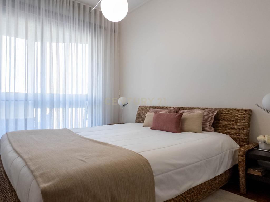 Apartamento T3 renovado - Av. Fernão Magalhães - 400m metro Campo 24 de Agosto - Image 25