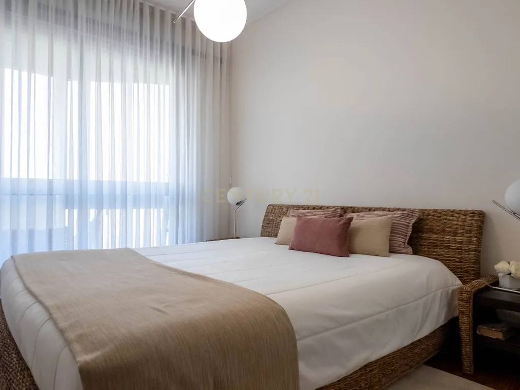 Apartamento T3 renovado - Av. Fernão Magalhães - 400m metro Campo 24 de Agosto - Image 25