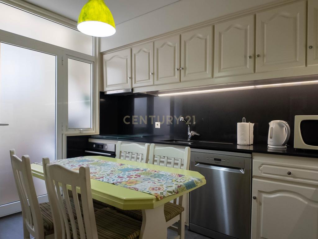 Apartamento T3 renovado - Av. Fernão Magalhães - 400m metro Campo 24 de Agosto - Image 13
