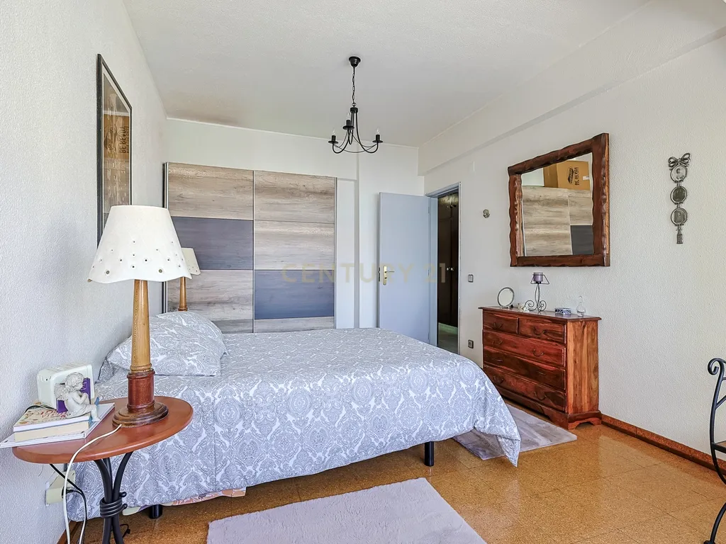 Apartamento T3 em Amora, Seixal - Image 9