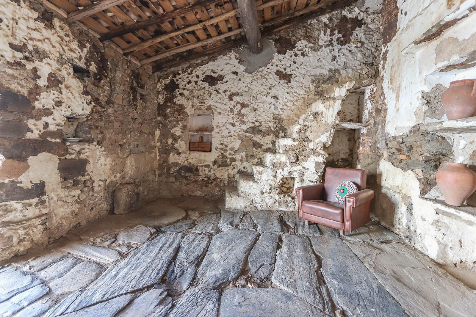 Fotografia 5 de Casa tradicional em pedra com espaço exterior em São Matias, Nisa