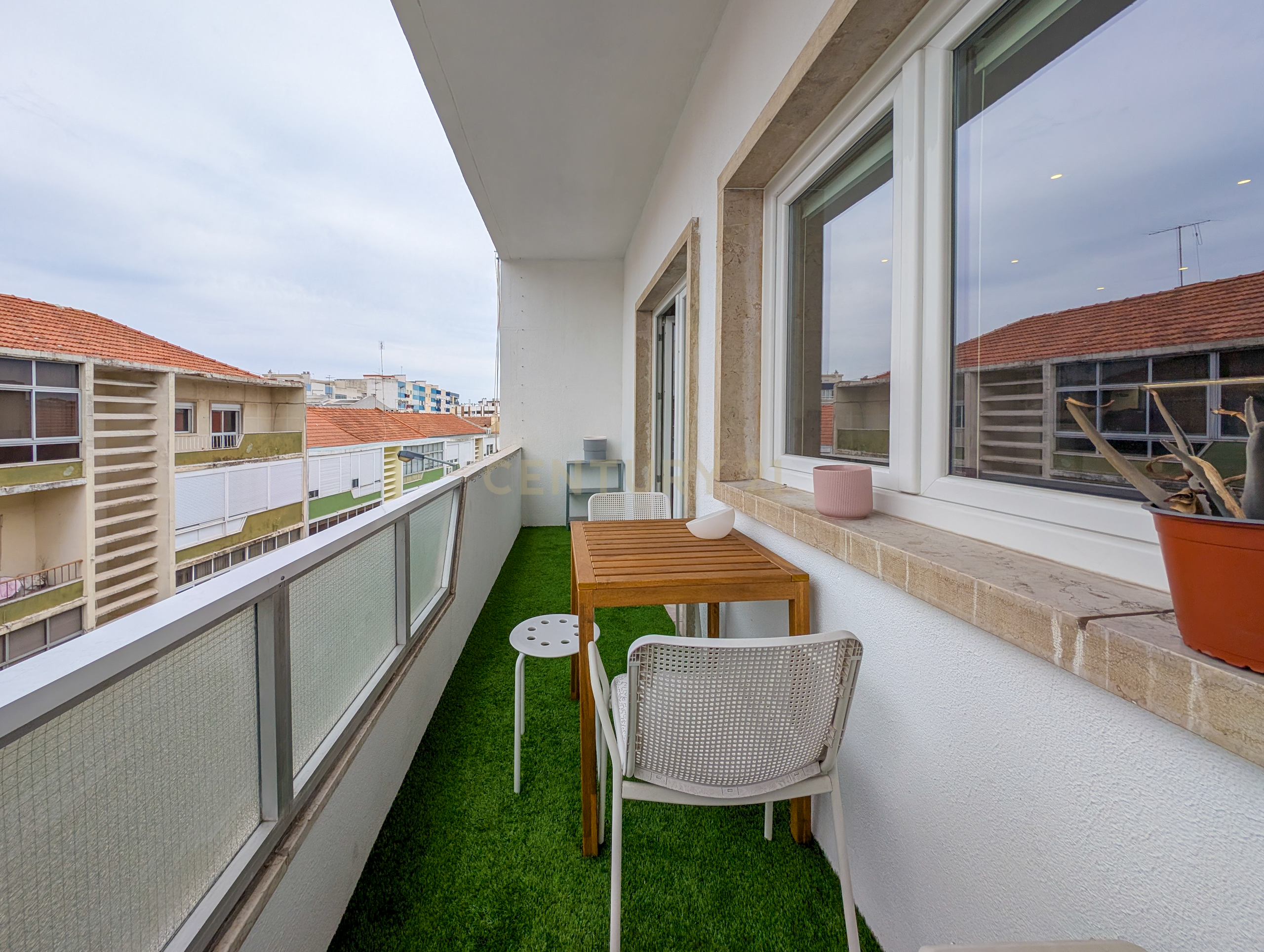 Fotografia 9 de Apartamento de 3+1 assoalhadas totalmente renovado. - 2 Varandas