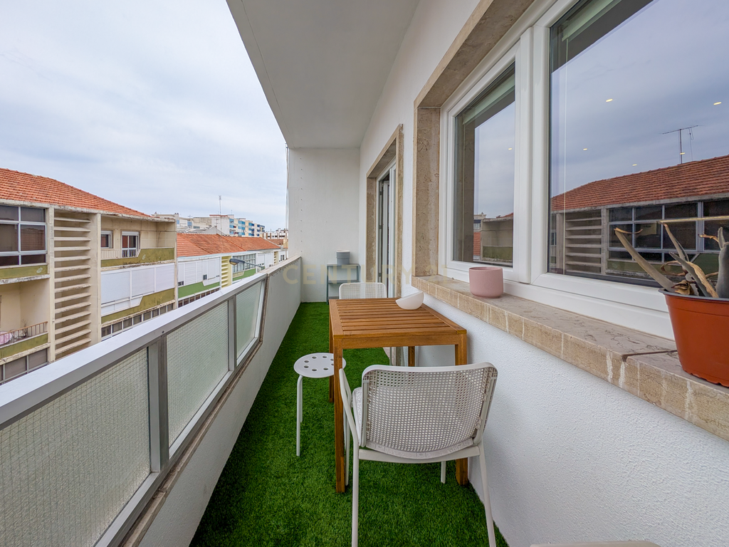 Apartamento de 3+1 assoalhadas totalmente renovado. - 2 Varandas - Image 9