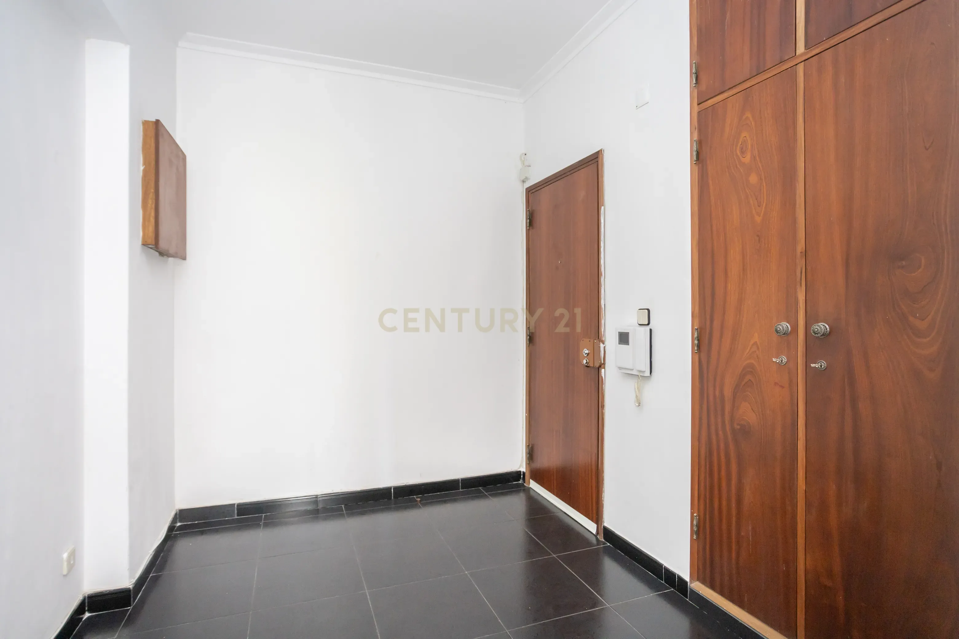 Fotografia 8 de T2 com 84m2 de área útil - Corroios, Seixal