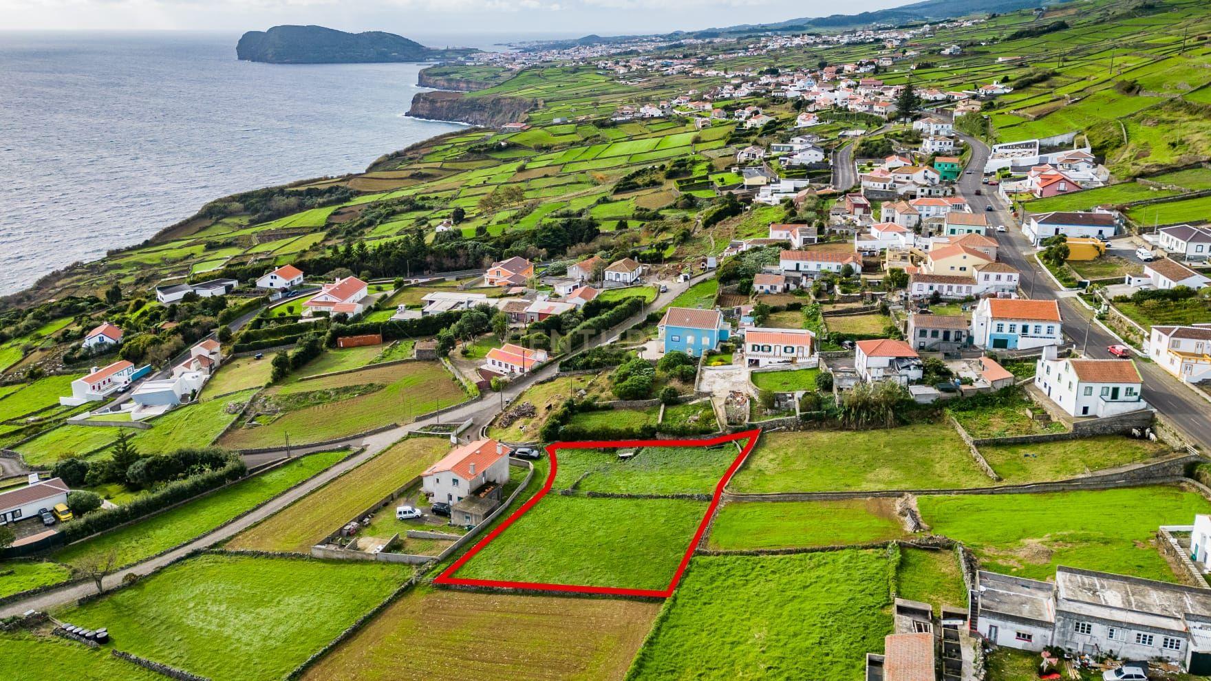 Fotografia 2 de Exelente Terreno com vista mar para construção, à venda em Feteira, Angra do Heroísmo